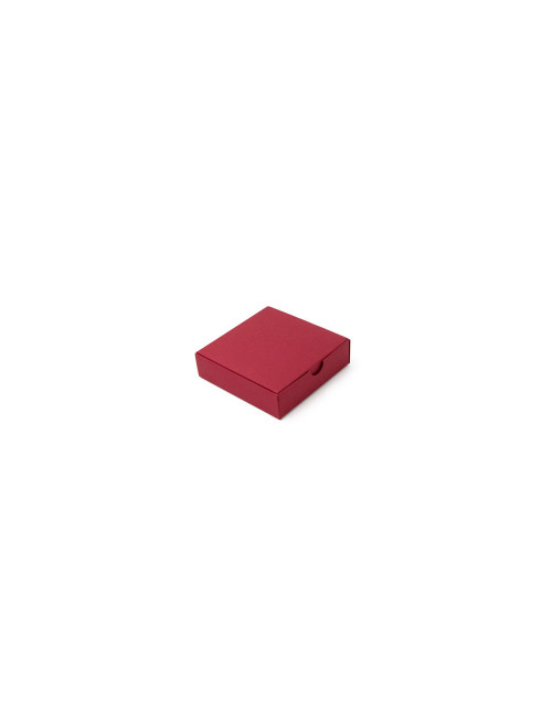 Подарочная коробка из красного декоративного картона
