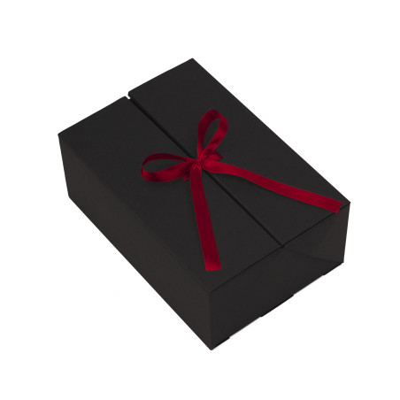 A5 format black double door box with burgundy ribbon, 220x150x85 mm