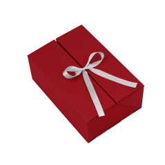 A5 format red double door box with silver ribbon, 220x150x85 mm
