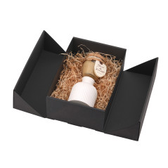 Подарочная коробка формата A5, черная, с двойной дверцей и встроенной атласной лентой – пример упаковки, 220x150x85 мм