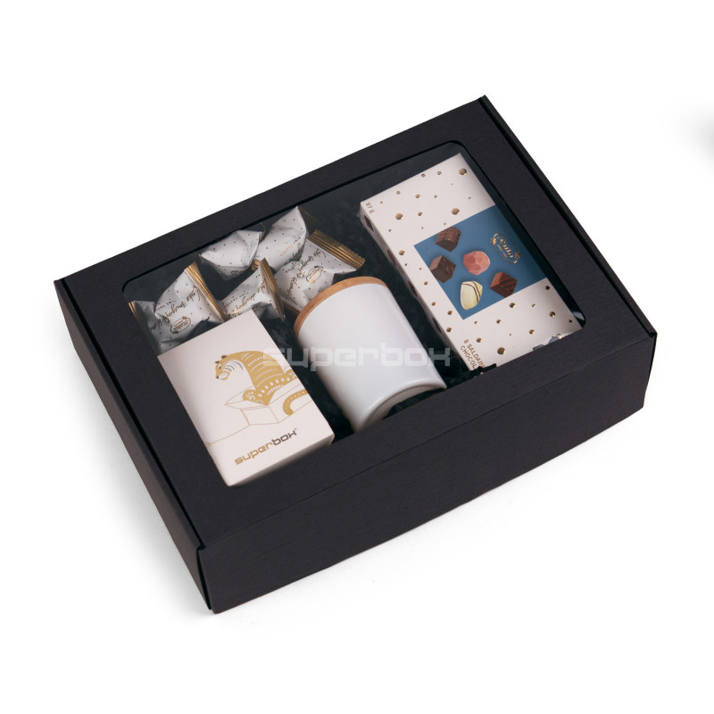 Чёрная подарочная коробка размера A4 с окошком