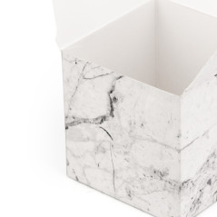 Small cube box with marble design, 73x73x73 mm