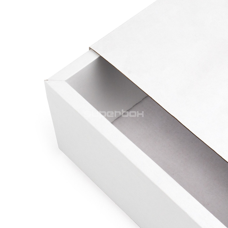 Белая подарочная коробка с обечайкой