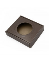 Квадратная подарочная коробка шоколадного цвета