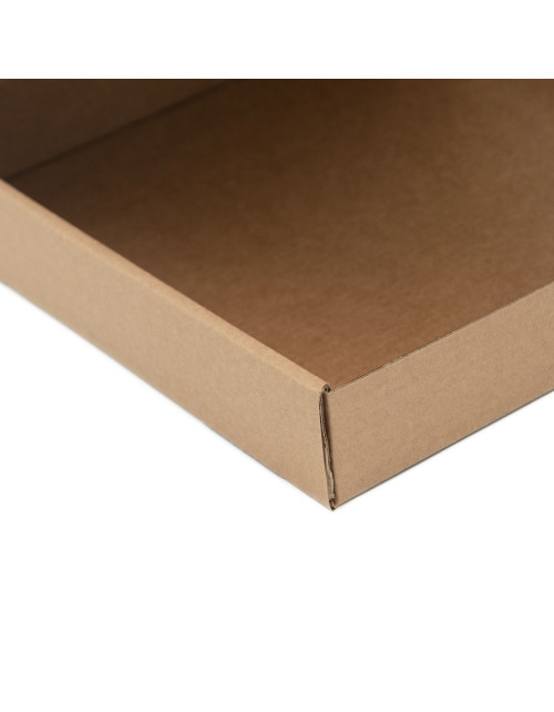 Плоская квадратная подарочная коробка коричневого цвета