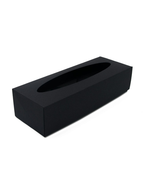 Продолговатая подарочная коробка черного цвета