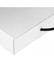Белая коробка-чемодан стандартного размера