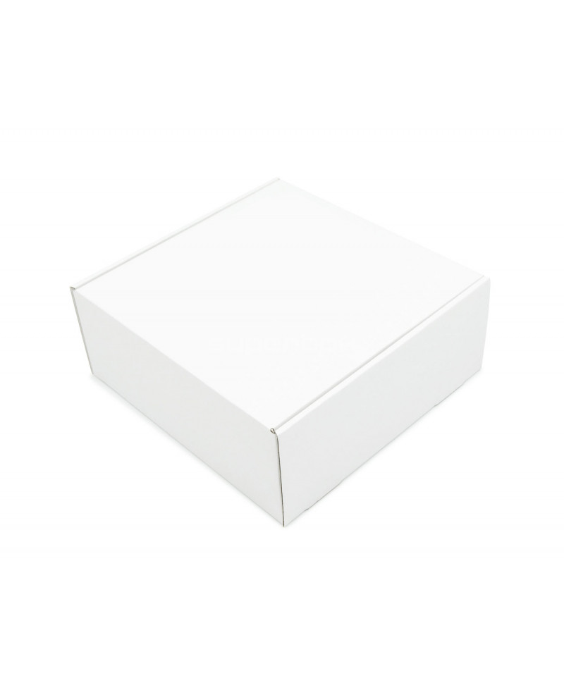 Большая квадратная подарочная коробка белого цвета