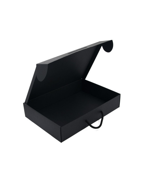Коробка-чемодан с черной текстильной ручкой