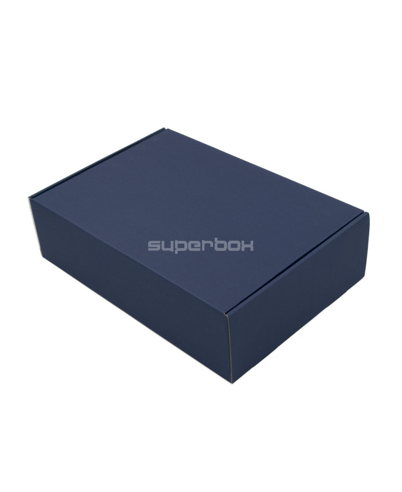 Синяя подарочная коробка размера А4 белого цвета внутри