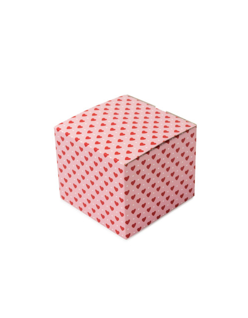 Розовая квадратная коробка