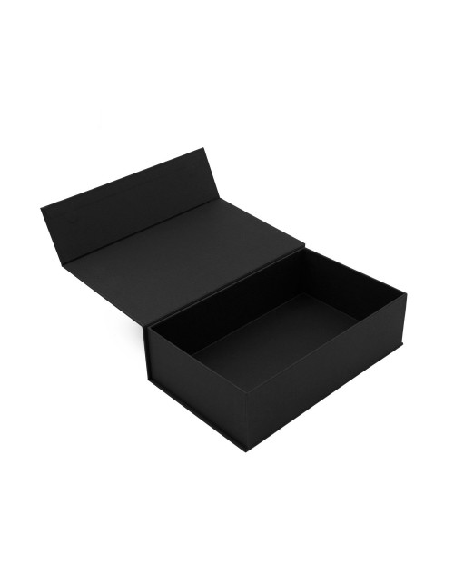 Плотная черная коробка с откидным верхом