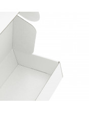 Белая коробка формата A5