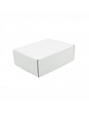 Белая коробка для новогодних подарков