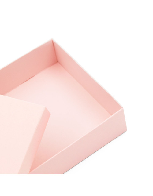 Розовая коробочка с крышкой для пригласительных