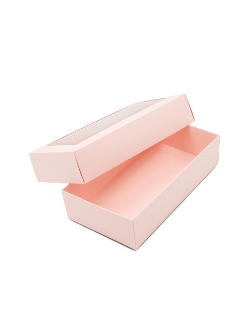 Светло-розовая подарочная коробочка из картона с крышкой и окошком