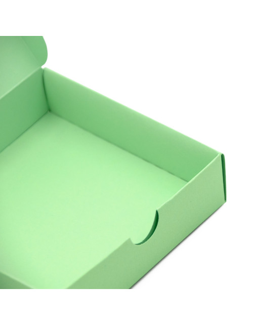 Квадратная подарочная коробочка из изумрудного декоративного картона