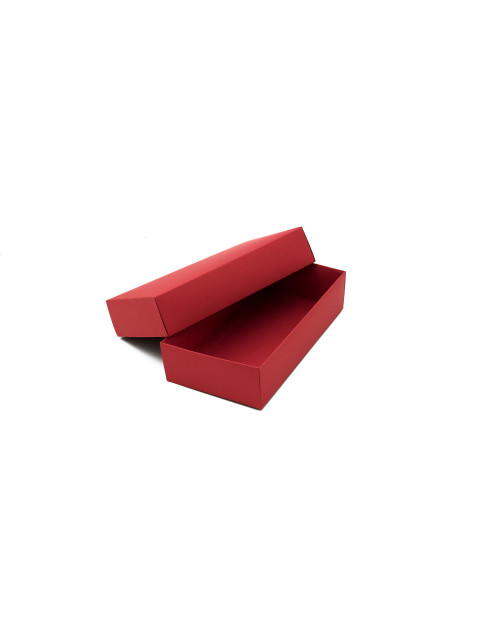 Punane kaheosaline kartongist kinkekarp