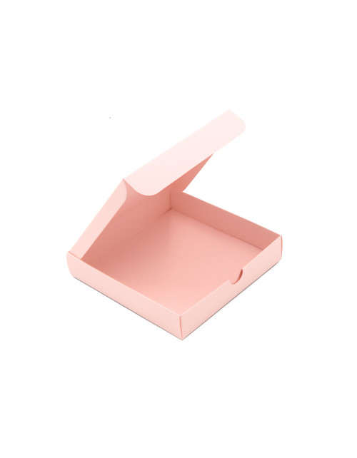Светло-розовая квадратная коробка с утопленной картонной крышкой