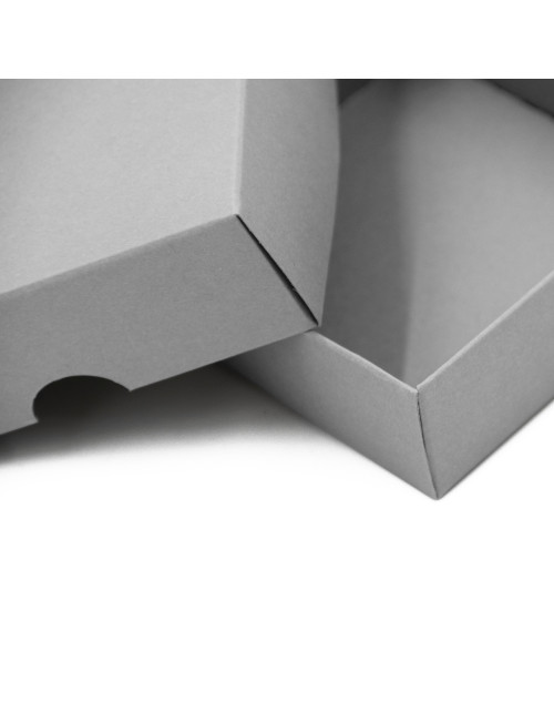 Серая картонная подарочная коробка, состоящая из двух частей, маленькая квадратная