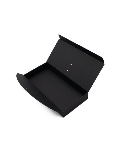 Musta värvi piklik paelaga suletav karp