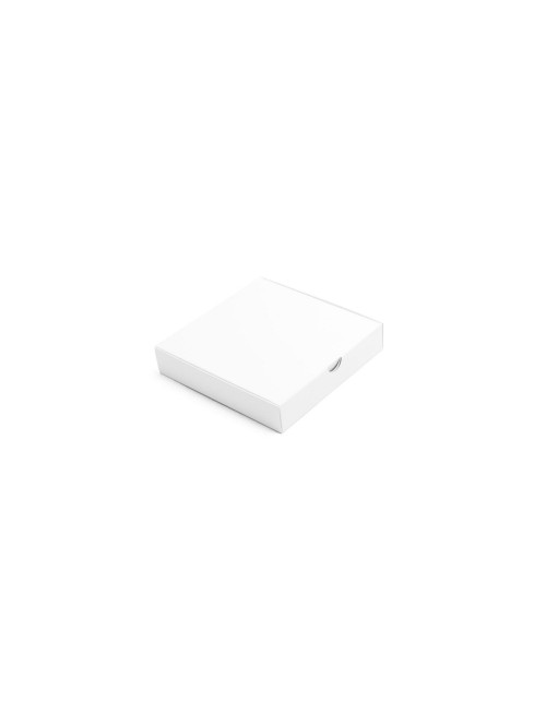 Белая квадратная коробка с утопленной картонной крышкой