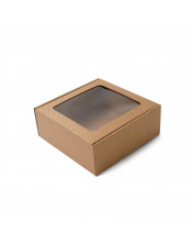 Коричневая квадратная подарочная коробка с окошком и линейным узором