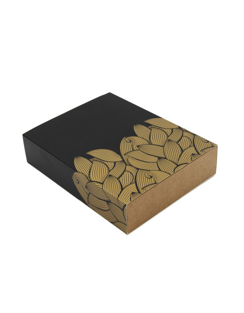 Подарочная коробка с рукавом и узором из сусального золота