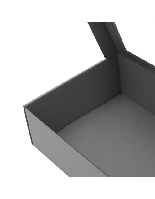 Удлиненная подарочная коробка черного цвета с прозрачным окошком