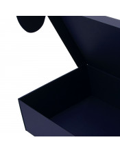 Удлиненная подарочная коробка черного цвета для бутылки вина