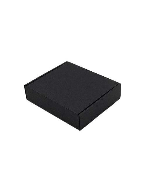 Маленькая прямоугольная подарочная коробочка черного цвета, высота 6 см