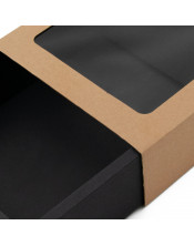 Выдвижная подарочная коробка с коричневым рукавом, черным дном и окошком