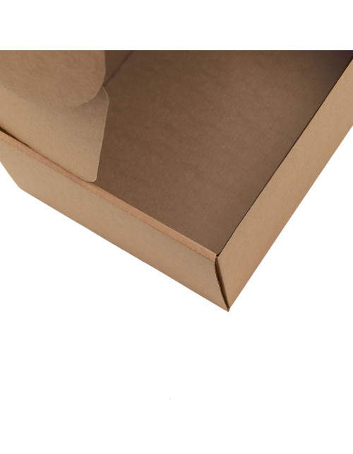 Коробка из натурального коричневого картона для доставки