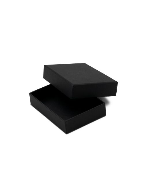 Роскошная плотная коробка черного цвета с откидной крышкой на магнитах