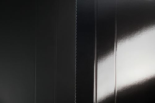 Визуальная разница между глянцевой и матовой поверхностью