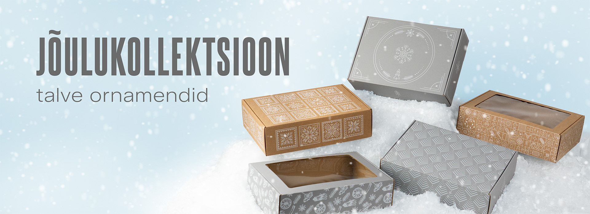 Viis mustrilist kinkekarpi lumel helesinisel taustal. Vasakul on tekst „Jõulukollektsioon talve ornamendid“.